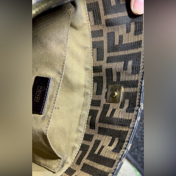 Fendi purse - Picture 13 of 17